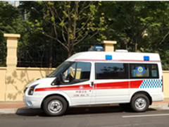江铃福特新世代全顺V348短轴柴油监护型救护车
