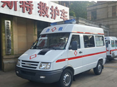 南京依维柯得意短轴柴油救护车