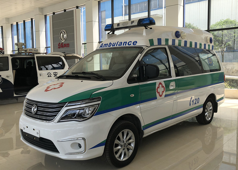 东风风行M5 2.0L高顶监护型救护车