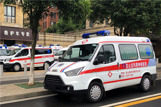 江铃特顺短轴柴油中顶精神病医院专用救护车