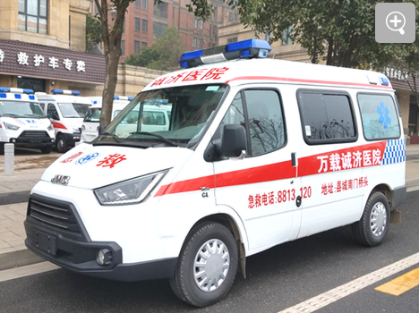 江铃特顺短轴中顶转运型柴油救护车