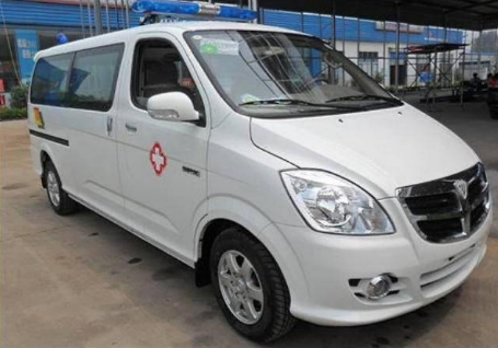 福田G5蒙派克2.0L转运型救护车
